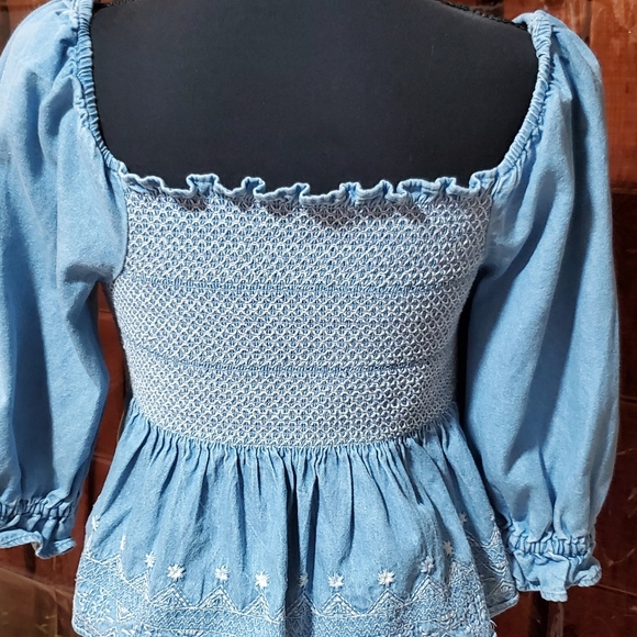 Tops - Picture 2 of 4